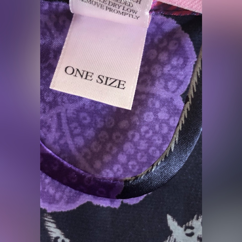 Victoria Secrets Satin Robe Size: One Size - Picture 7 of 10